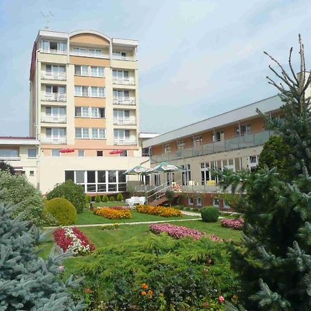 Hotel Pramen - Sivek Hotels Дудінце Екстер'єр фото