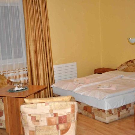 Hotel Pramen - Sivek Hotels Дудінце Екстер'єр фото