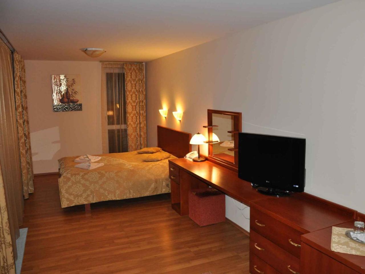 Hotel Pramen - Sivek Hotels Дудінце Екстер'єр фото